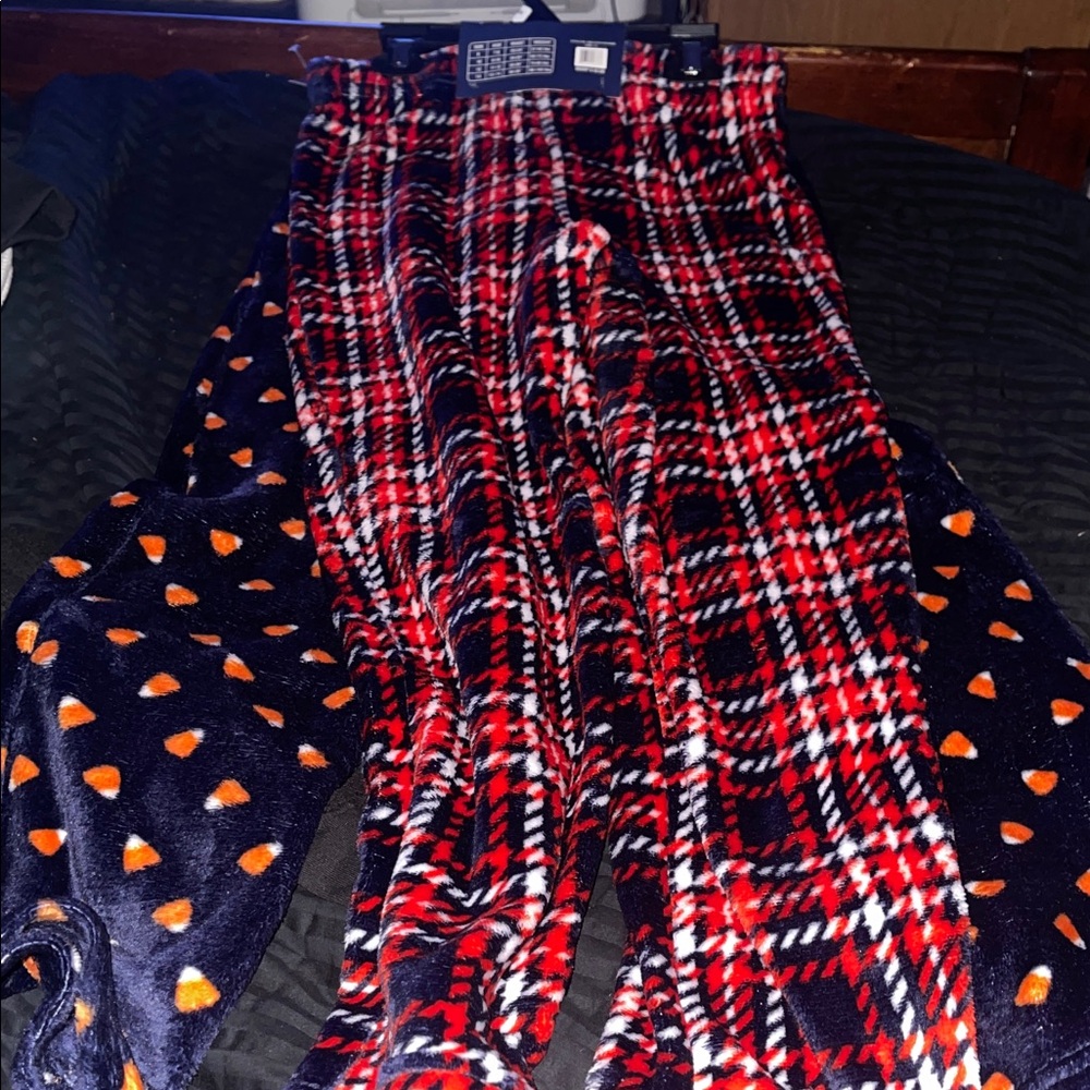 Boys 2 pack pajama pants with pair of socks